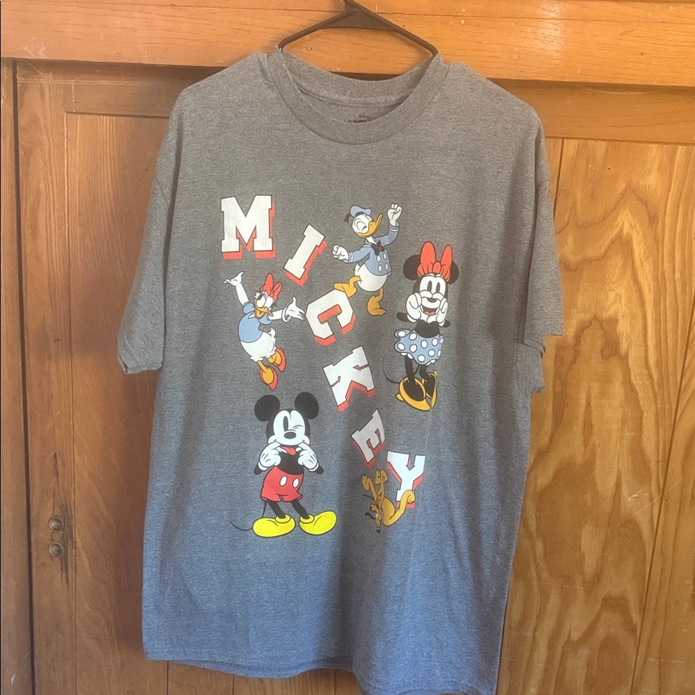 Women’s Mickey and friends Disney T-shirt